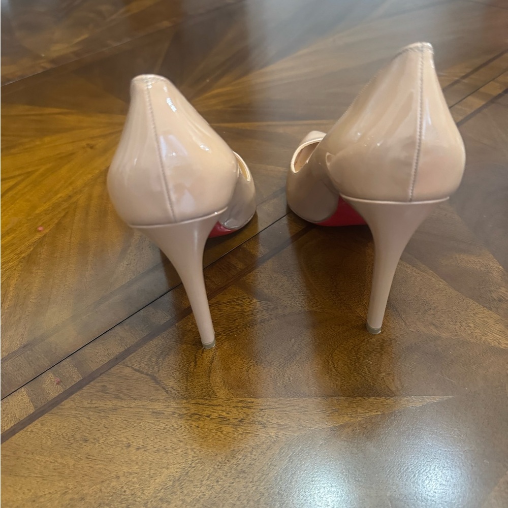 Christian Louboutin Blush Patent Leather Heels - Picture 5 of 9